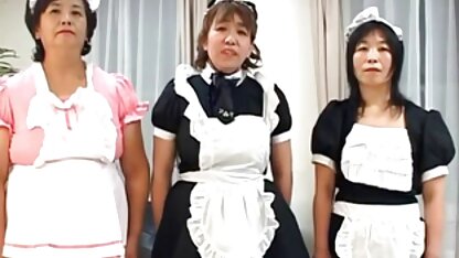 Vader snor komt van de dienst tijdens de dienst en vindt de dolk in de wond in oma neuken film zijn bed