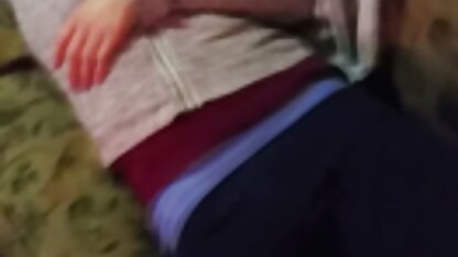 Antonya laat oma s neuken haar vagina zien.