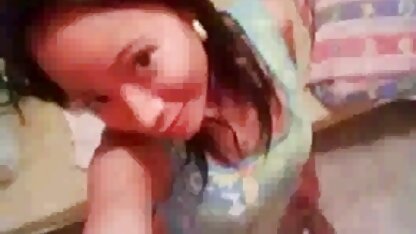 Chinese Sukhodrishch duwt een dronken vrouw oma wordt geneukt door kleinzoon in een vreemd huis op een feest het jubileum op een feestje